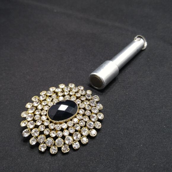 Monet Clear Black Rhinestone Oval Brooch, Gold Plated, 1980s Vintage Jewelry - Picture 7 of 10